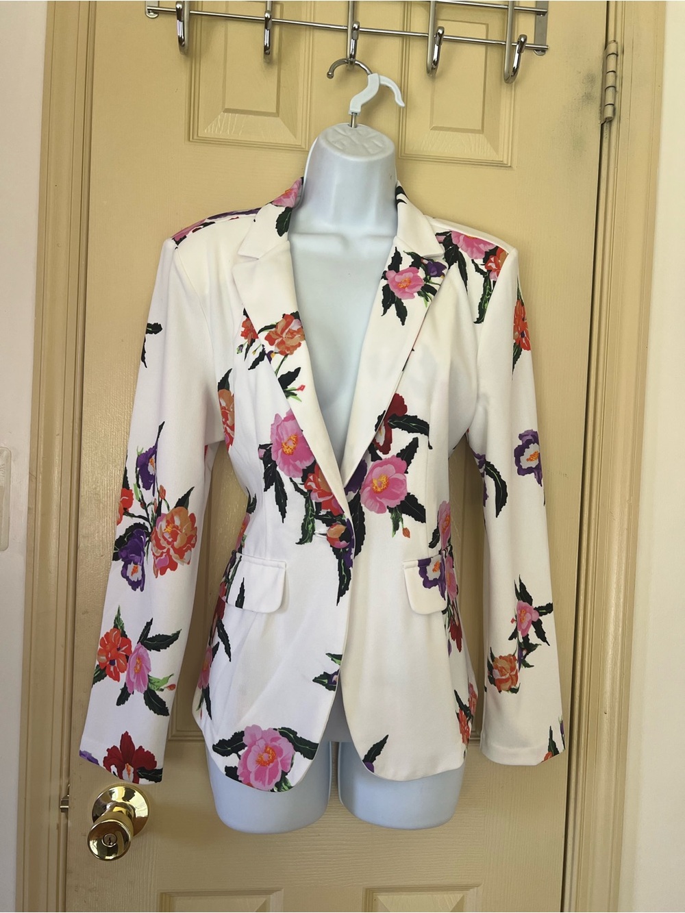 Glamour White Floral Single-Button Blazer